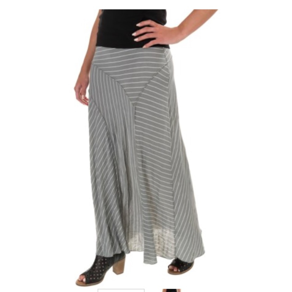 Nomadic Traders small skirt NWT